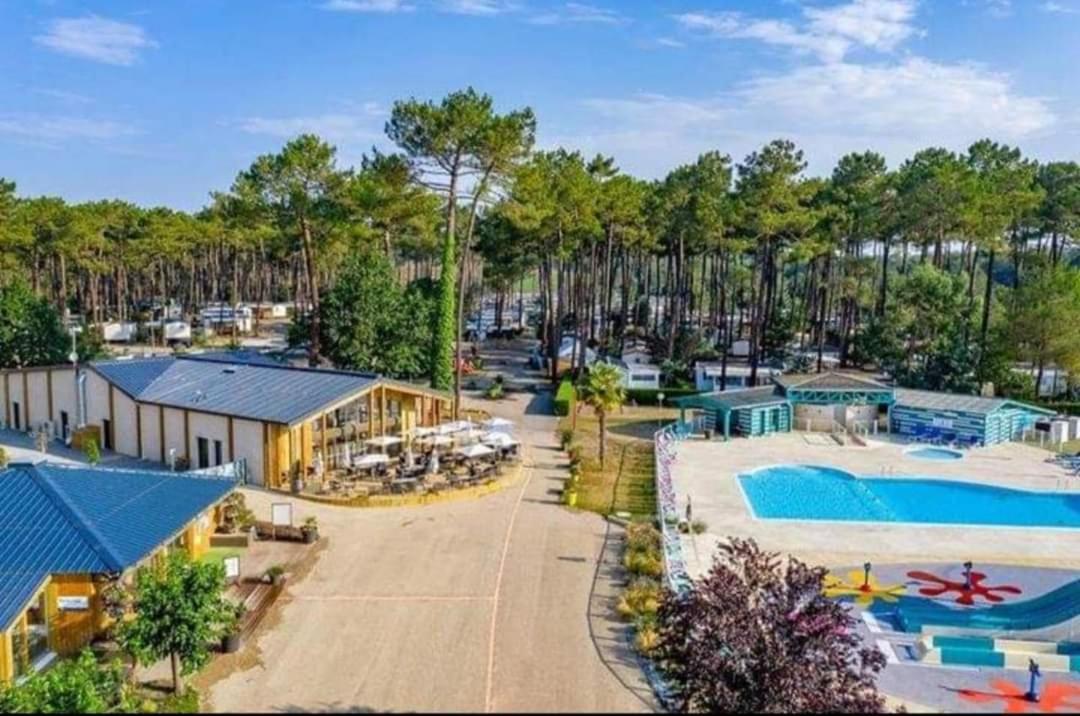 Jpp Marie Ange Proprietaire Hotel Saint-Julien-en-Born Exterior photo